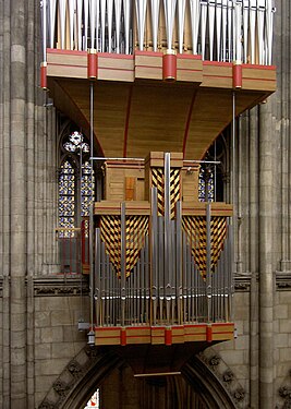 Органът, поставен през 1998 г. в чест на 750-годишнината на катедралата.