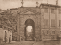 Montevarchi, la Porta Fiorentina nel 1913 prima dell'abbattimento