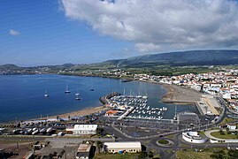 Vista parcial da Baía e da cidade da Praia da Vitória, ilha Terceira, Açores, Portugal.JPG