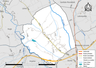 Carte en couleur présentant le réseau hydrographique de la commune