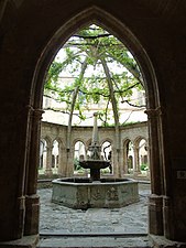 Fontaine-lavabo de l'abbaye de Valmagne.