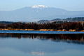 English: Winterly Lake Hafner with Schiefling and Mount Gerlitzen in the background Deutsch: Winterlicher Hafnersee mit Schiefling und der Gerlitzen im Hintergrund