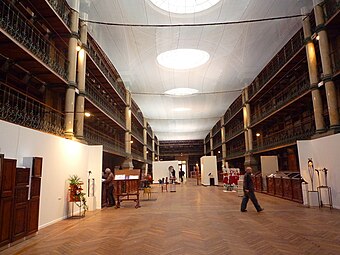 Salle de la bibliothèque.