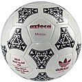 Az Azteca México, az első szintetikus anyagokból készült világbajnoki labda
