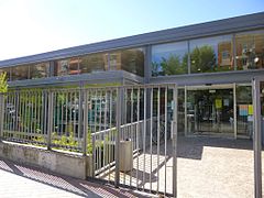 Fuenlabrada - Biblioteca Municial Fernando de los Ríos.JPG