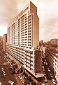 宏利保險大廈前身是利園酒店，於1971年落成，於1994年8月拆卸