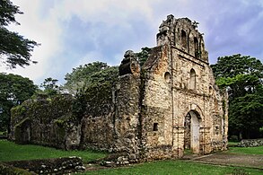 Ruinas de la Iglesia de la Inmaculada Concepción de Ujarrás. Edificada por los españoles entre 1686 y 1693, en mampostería de cal y piedra (calicanto).