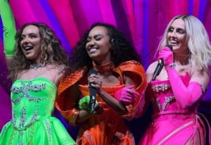 Little Mix виступають у Лідсі під час «Confetti Tour» у квітні 2022. На фото (зліва направо): Джейд Терлволл, і Лі-Енн Піннок та Перрі Едвардс