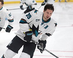 Logan Couture v dresu Sharks (2016)