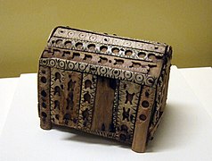 Lombard reliquary casket of Saint Eldrade from Novalesa, Italy.jpg