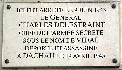 Plaque au no 11 chaussée de la Muette (Paris).