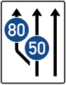 Zeichen 545-11 Aufweitungstafel; Darstellung ohne Gegenverkehr und mit integriertem Zeichen 275 StVO: zwei vorhandene und ein zusätzlicher Fahrstreifen links in Fahrtrichtung