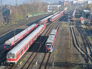 Abstellgleise mit neuer Halle für Waschanlage rechts