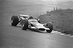 Graham Hill bröt med 9 varv kvar.