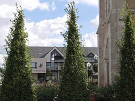 The town hall in Ormes