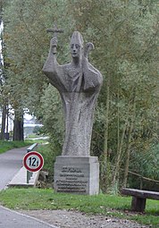 Statua di san Pirmino sul ponte