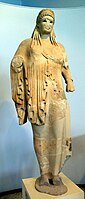 Пізньоархаїчна «Кора Антенора», скульптор Антенор, близько 520 до н. е., Новий музей акрополя