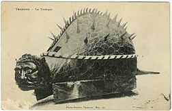 タラスコン市のタラスク山車。20世紀の写真。