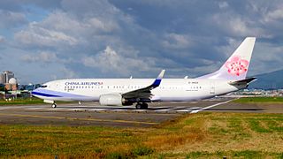 China Airlines Boeing 737-8SH B-18658 Departing from Taipei Songshan Airport 20160731c.jpg