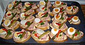 Obložené chlebíčky, un appetizer o snack checo y eslovaco