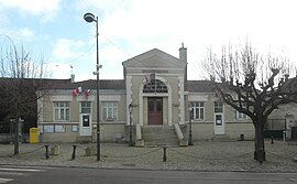 The town hall in Périgny