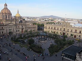 Središnji trg Plaza de Armas de San Miguel el Alto s katedralom