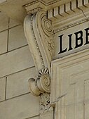 Neoclassical corbel of the Palais de Justice de Périgueux (Périgueux, France)