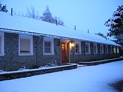 Una de las residencias de estudiantes, en invierno.