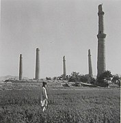 1939–40'ta kalan minareler.