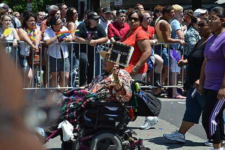 Инвалиды часто участвуют в гей-прайдах.