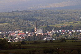 Kiedrich, soos gesien vanuit die bergpiek Sonnenberg in Eltville am Rhein