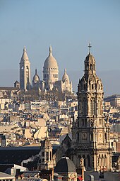 L'église de la Sainte-Trinité avec le Sacré-Cœur.