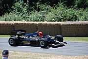 Carro de Ayrton Senna da Team Lotus com patrocínio da Player's
