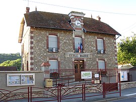 The town hall in Reuil-en-Brie