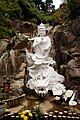 Sculpture moderne de Guanyin au monastère des Dix Mille Bouddhas, (Hong Kong).