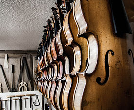 Atelier de luthier à Mirecourt