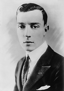 L'actor y director cinematografico estausunidense Buster Keaton.