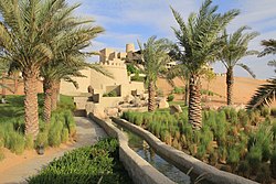 Falaj nacházející se v Qasr Al Sarab, oáza Liwa.