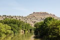 Vista del castillo desde la ribera del río Duero.