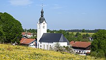 Reichersbeuern - Kirchberg - Kirche v SO.jpg