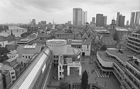 Bundesarchiv B 145 Bild-F078972-0001, Frankfurt-Main, Blick vom Dom.jpg