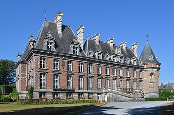 Le château de la maison princière de Merode, situé à Trélon, dans le département français du Nord. (définition réelle 4 476 × 2 965)