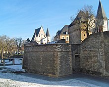 Photographie du bastion prise des douves.