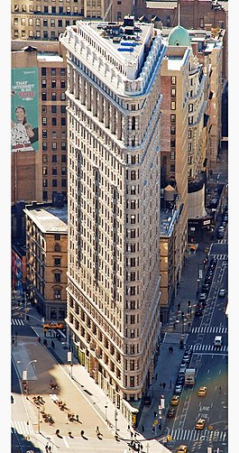 Aerial view of the Flatiron Building, facing south toward the building's pointed facade