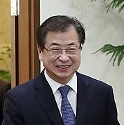 Inter-Korean summit with Suh Hoon1 (cropped).jpg