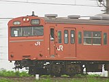 103系（高運転台、非ATC車） 写真の車両はJR西日本に譲渡された[注 12]が、既に廃車となっている。 （2005年6月 東浦和駅付近）