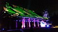 橿原神宮神武天皇祭。外拝殿の屋根にライトアップ映像。