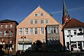 Het Wiesensche Haus (1549-2011), een belangrijk monumentaal huis met erker in Wezerrenaissancestijl[4]