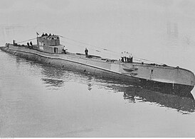 Подлодка «Ожел» на входе в базу Хель начало 1940