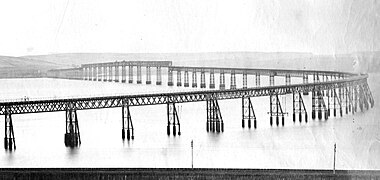 Puente del Tay original visto desde el norte (terminado en 1878)